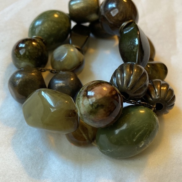 Vintage Chunky Faux Jade Beaded Bracelet - Picture 4 of 9